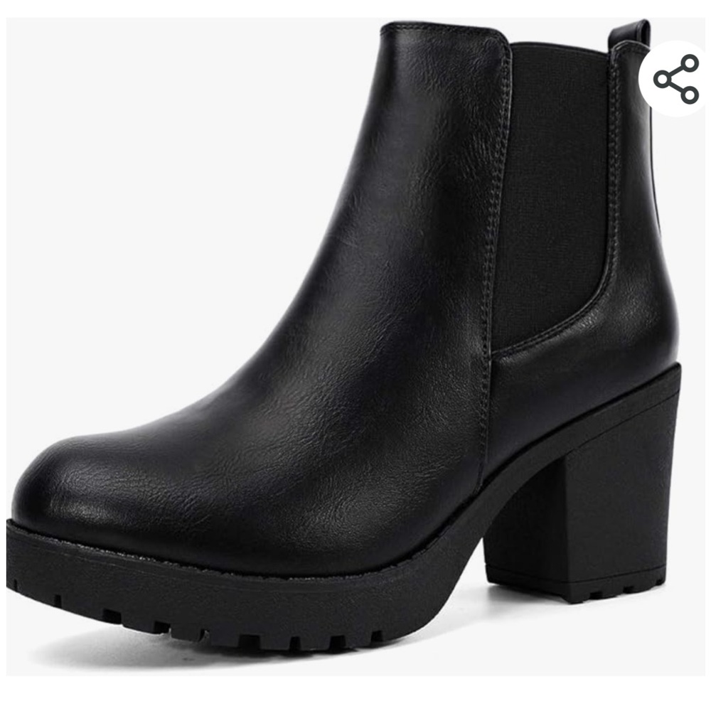 Mods Chics slip on side zip platform ankle boots .EUC